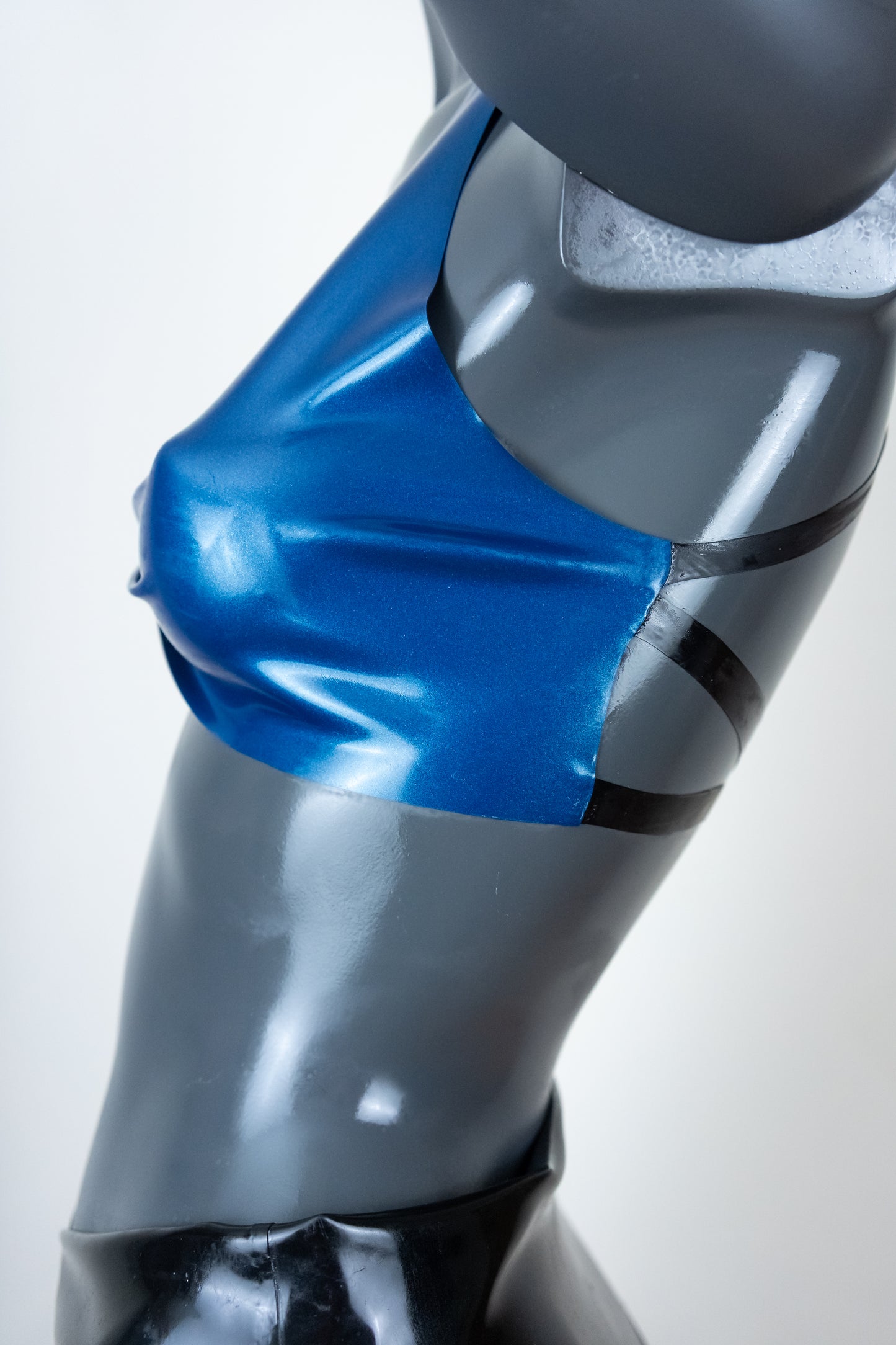 Latex top papillon croisé
